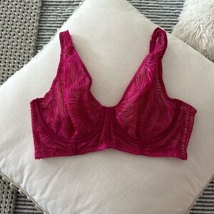 VICTORIA’S SECRET Plunge Very Sexy Zebra Print Bra